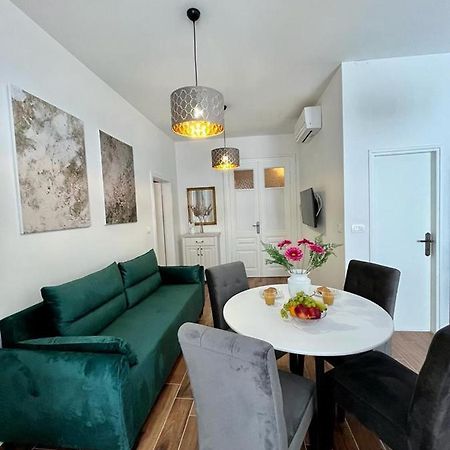 Lux Apartmans Pula Extérieur photo