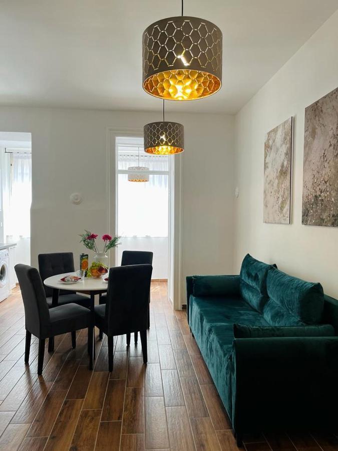 Lux Apartmans Pula Extérieur photo