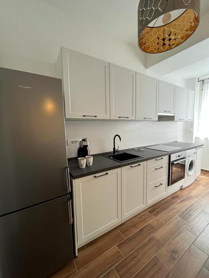 Lux Apartmans Pula Extérieur photo
