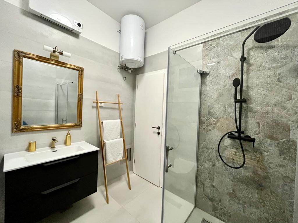Lux Apartmans Pula Extérieur photo
