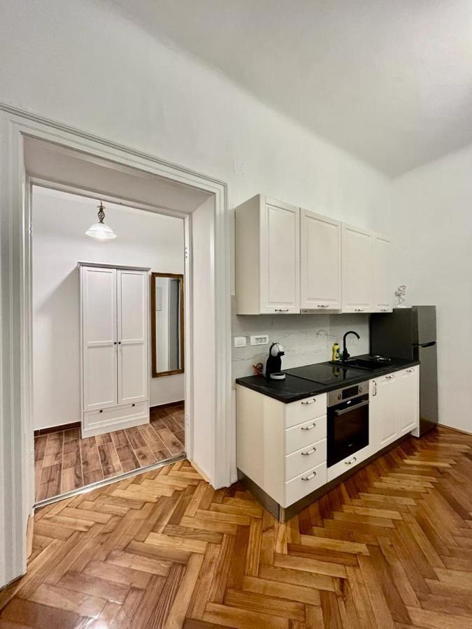 Lux Apartmans Pula Extérieur photo