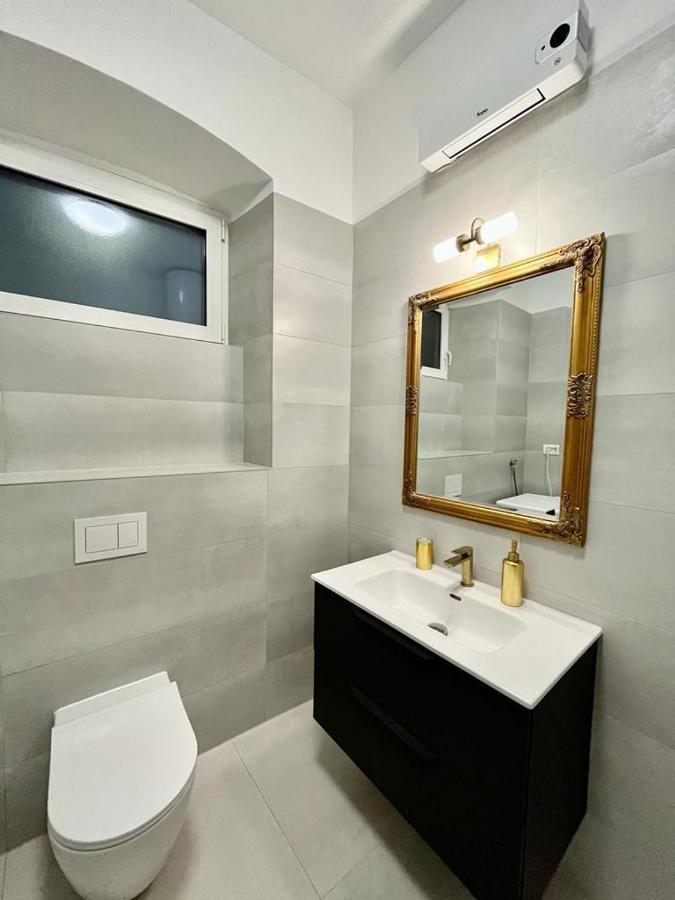 Lux Apartmans Pula Extérieur photo