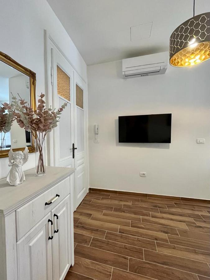 Lux Apartmans Pula Extérieur photo