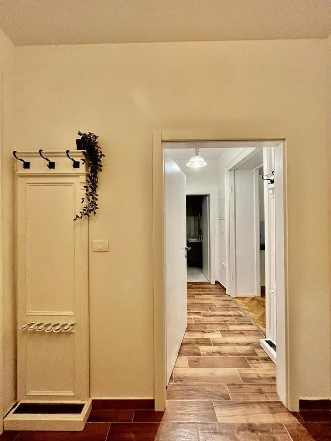 Lux Apartmans Pula Extérieur photo